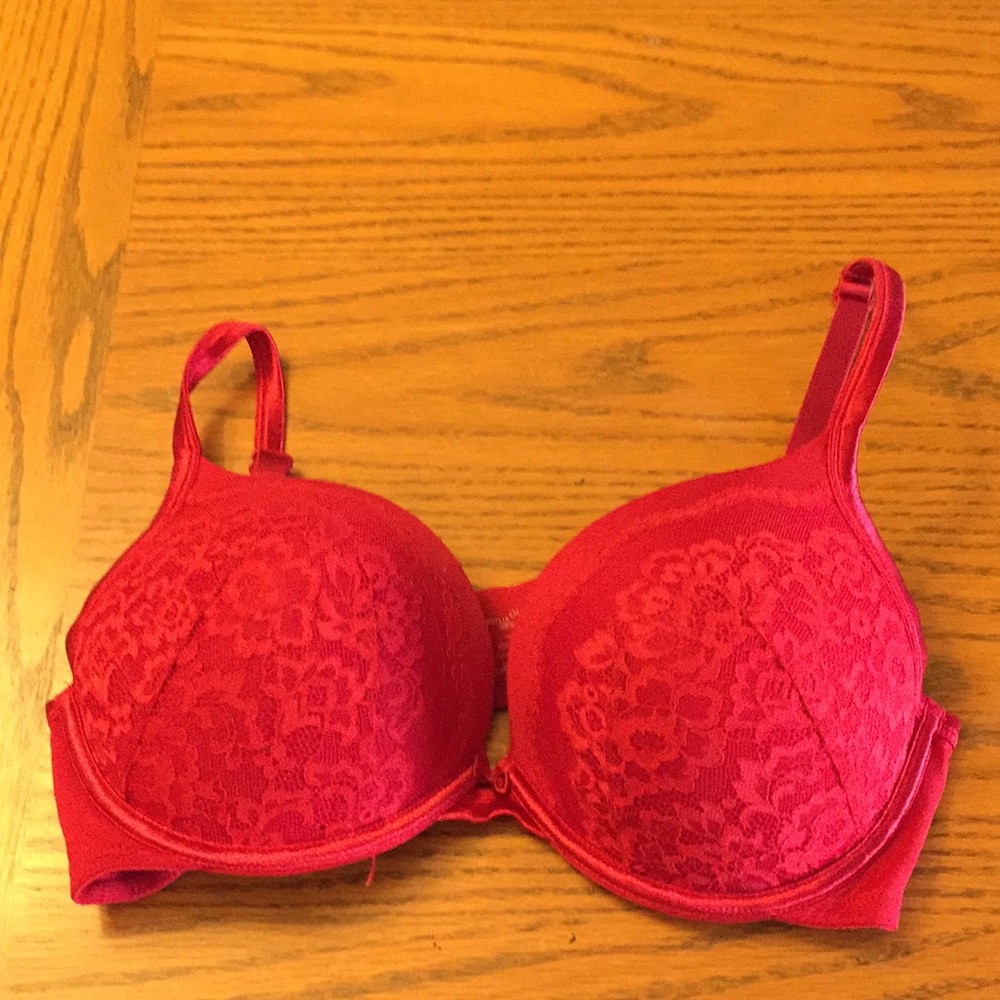 OLGA Flirty Push Up Bra Size 38C